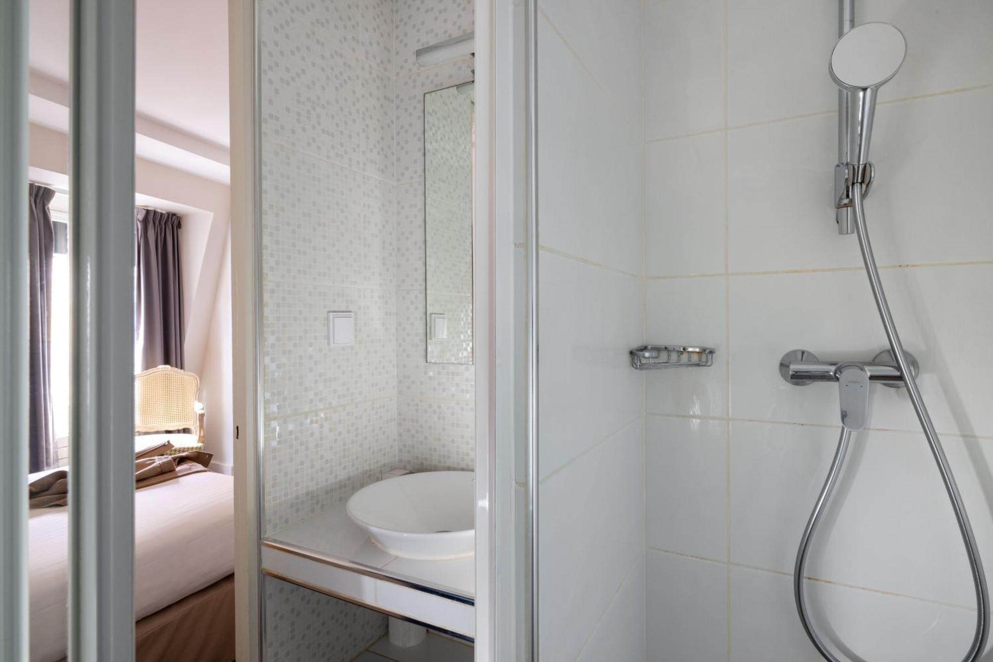 Superior Room Queen Bed
