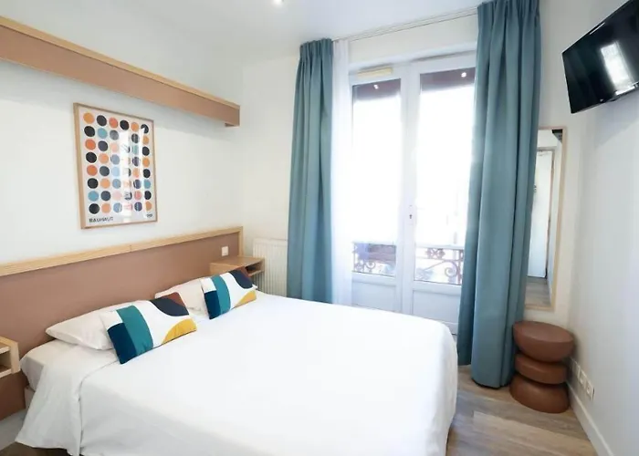 Hotel Edgar Quinet Parigi
